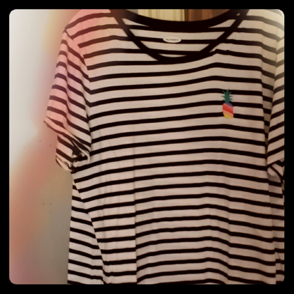 An Old Navy Tee